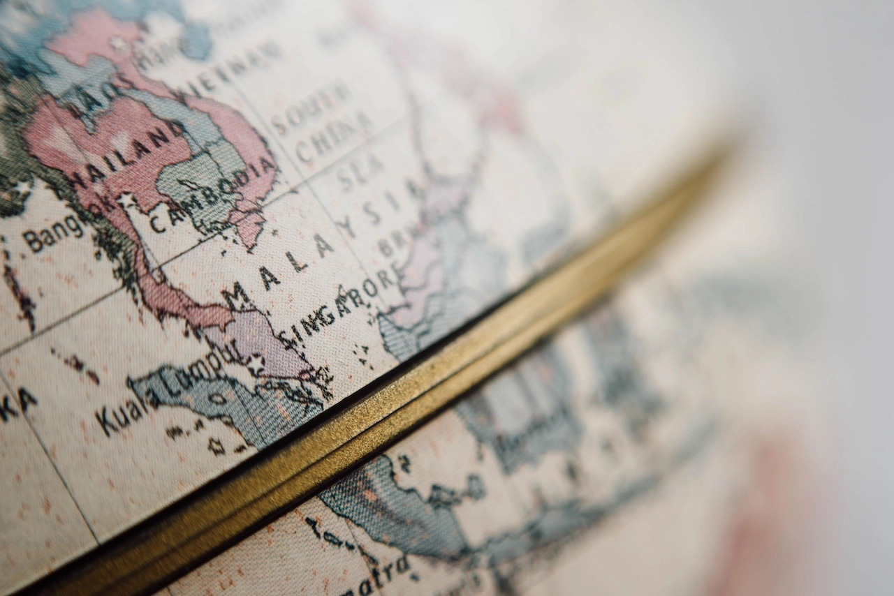 Maps as Storytelling Tools: Enriching Narratives with Visual Representations Image